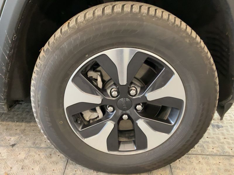 Jeep Grand Cherokee 2.0 4xe Plug-in Hybrid Limited 2023 – снимка 11