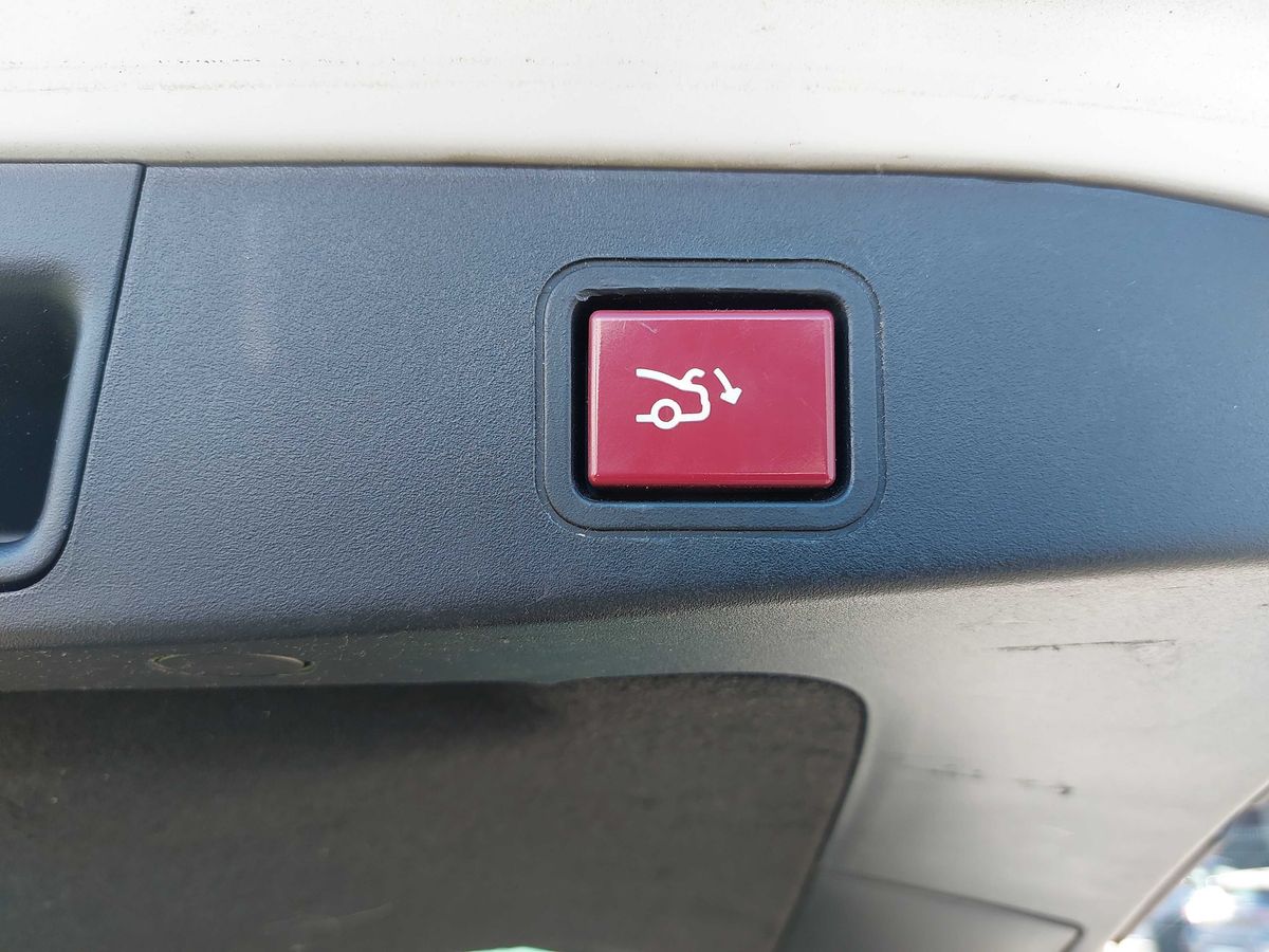 Citroen C5 2015 — photo 37