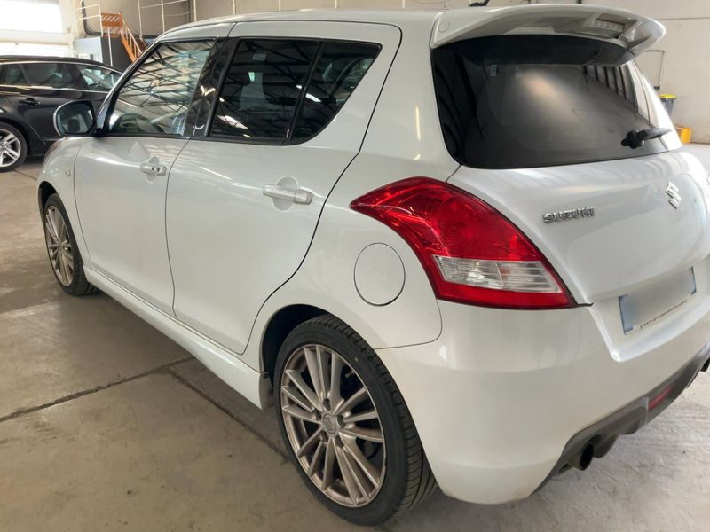 Suzuki Swift 1.6 Sport — zdjęcie 3