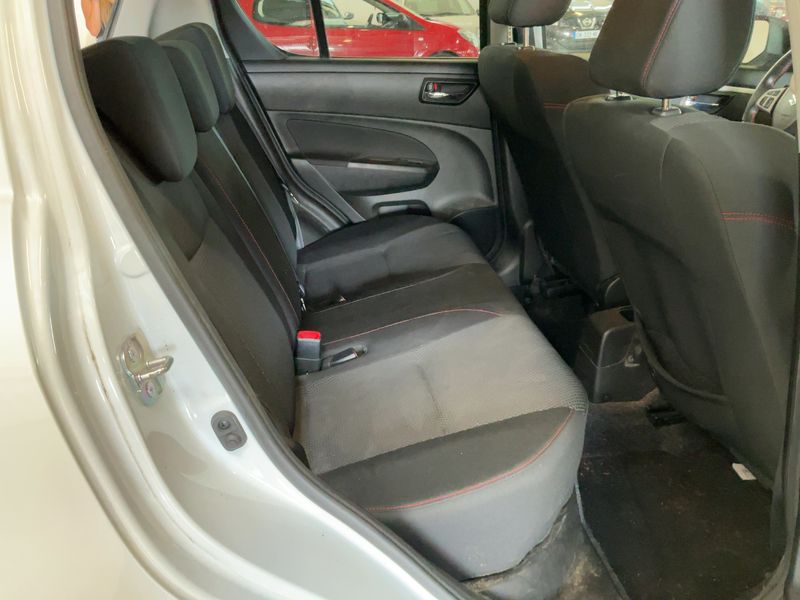 Suzuki Swift 1.6 Sport — zdjęcie 14