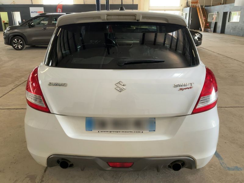 Suzuki Swift 1.6 Sport — zdjęcie 5