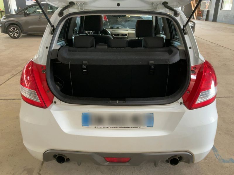 Suzuki Swift 1.6 Sport — zdjęcie 10