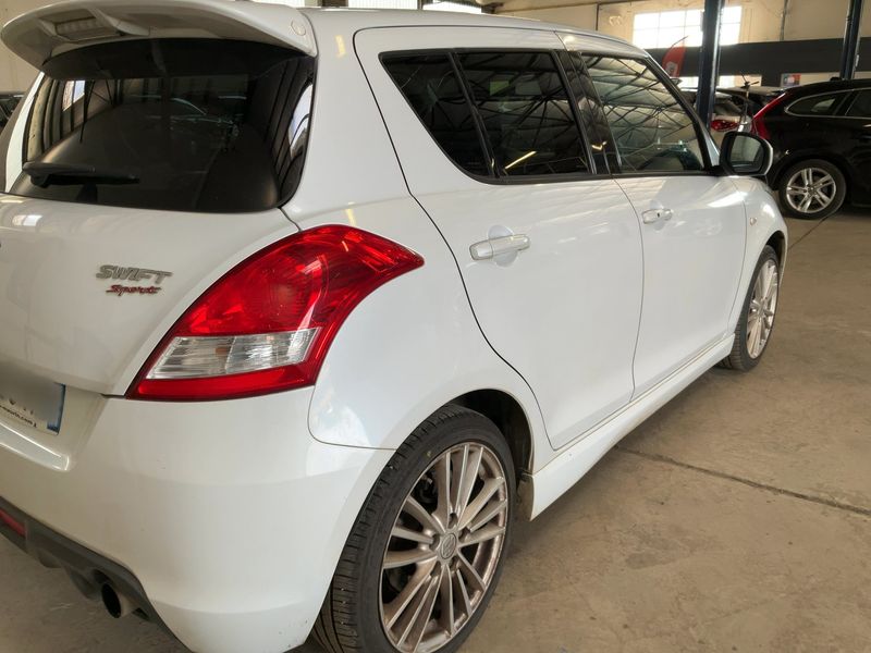 Suzuki Swift 1.6 Sport — zdjęcie 6