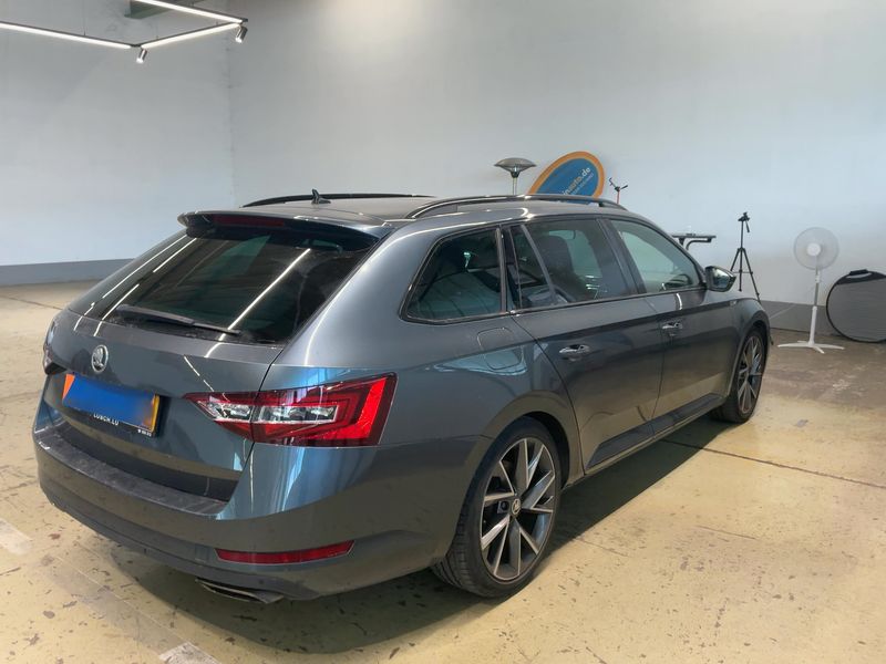 Skoda Superb 2.0 TSI SportLine 4x4 — zdjęcie 6