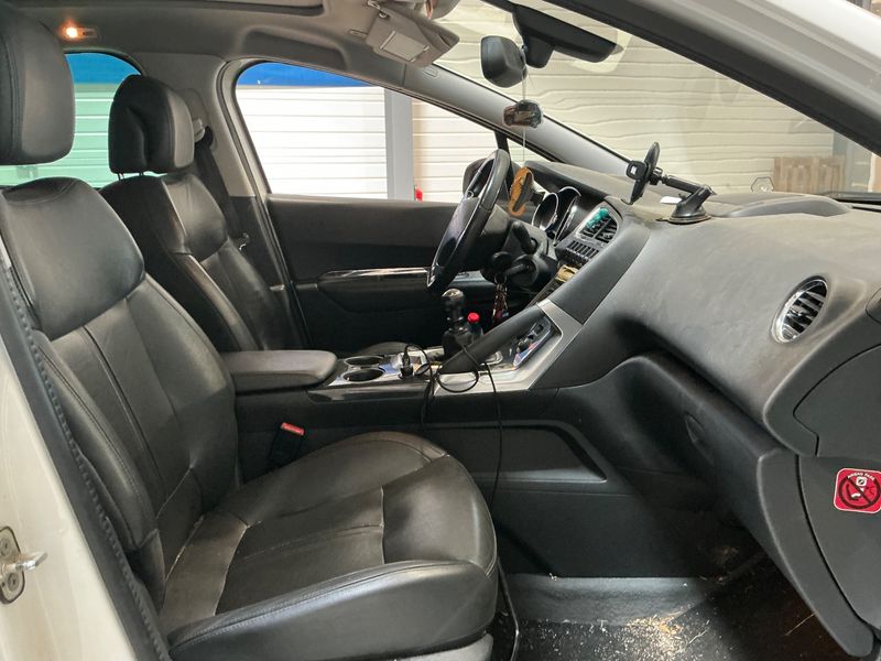 Peugeot 3008 1.6 Blue-HDi Féline 2016 – снимка 16