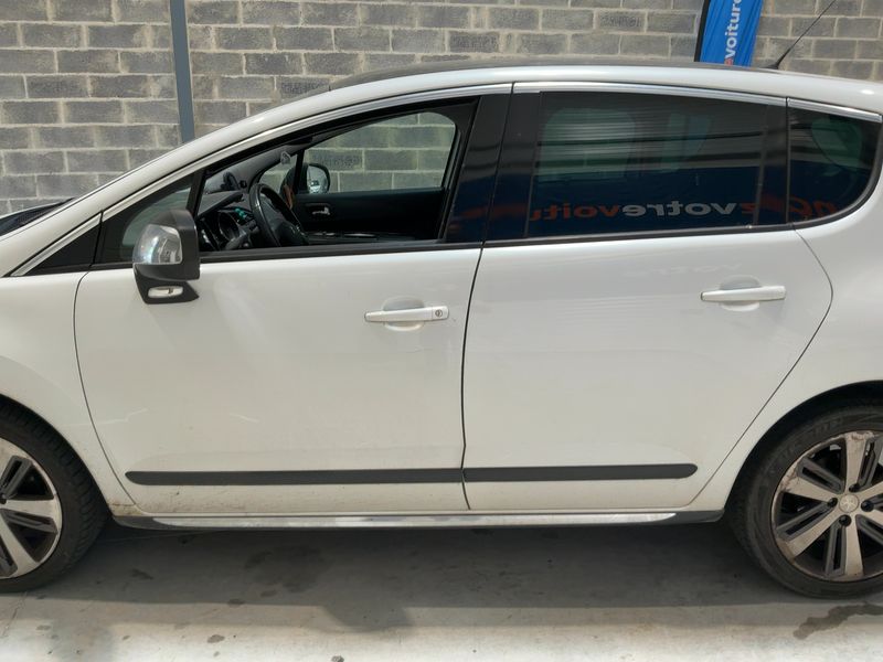 Peugeot 3008 1.6 Blue-HDi Féline 2016 – снимка 4