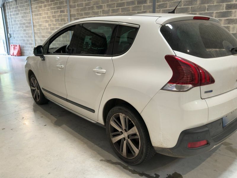 Peugeot 3008 1.6 Blue-HDi Féline 2016 – снимка 6