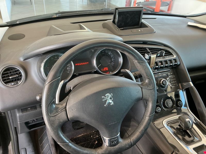 Peugeot 3008 2.0 HDi Hybrid4 2012 – снимка 23