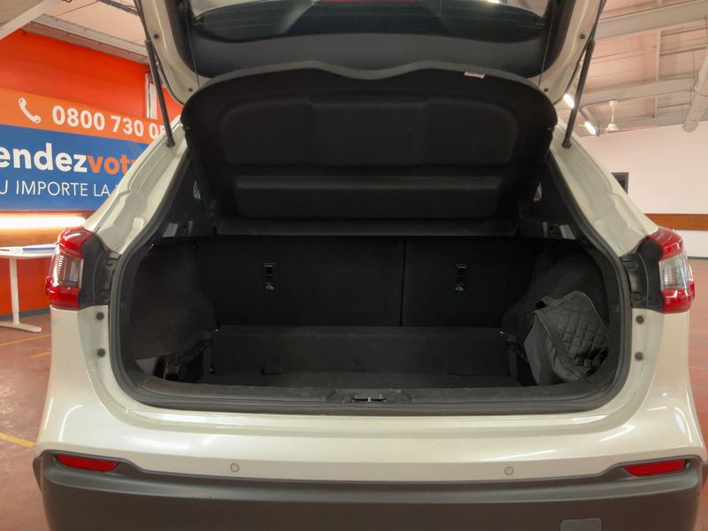 Nissan Qashqai 1.5 dCi Unique Edition — zdjęcie 10