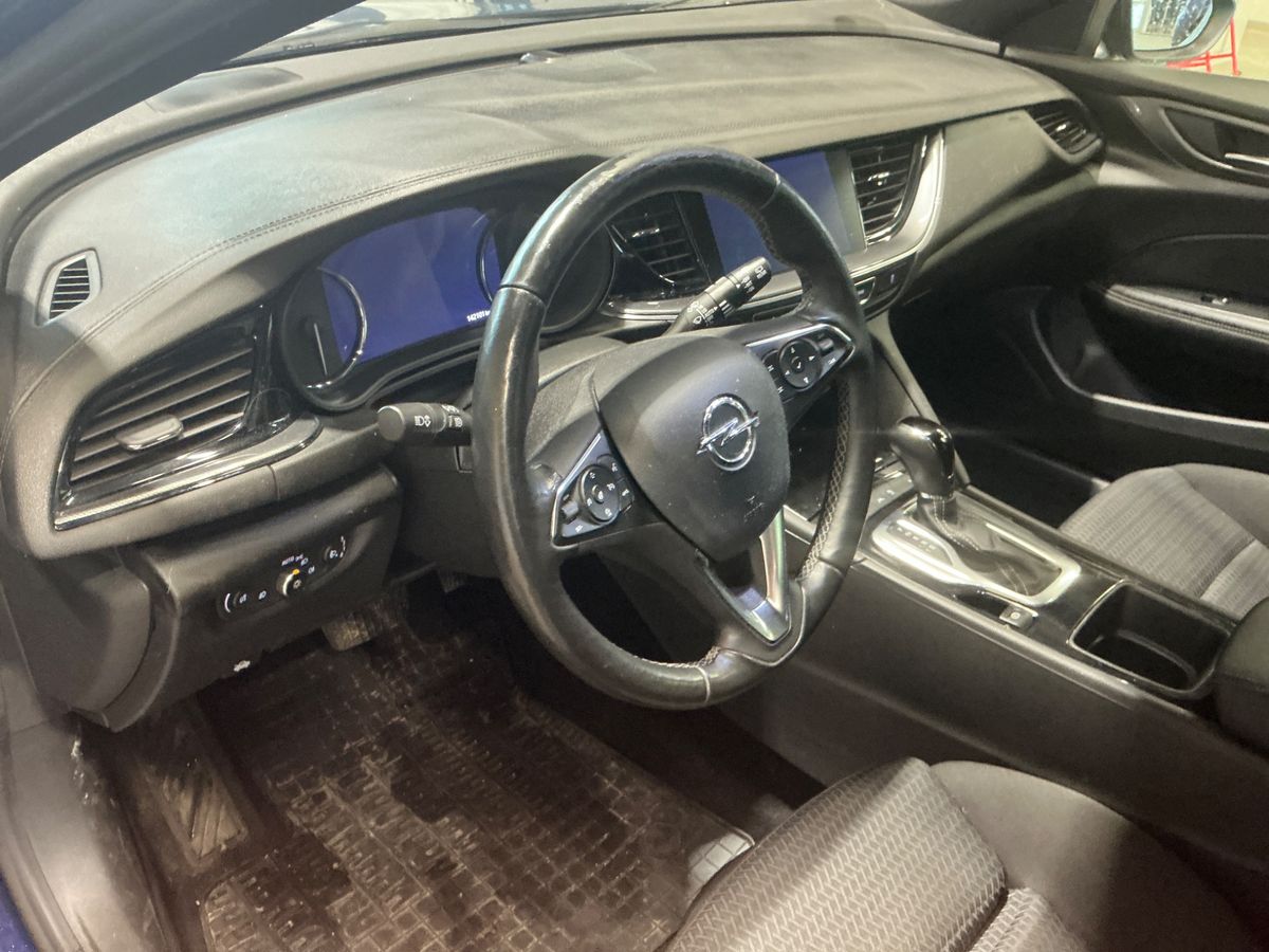 Opel Insignia 2020 — photo 28