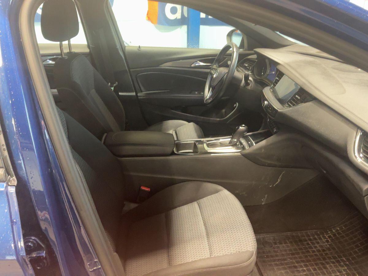 Opel Insignia 2020 — photo 18