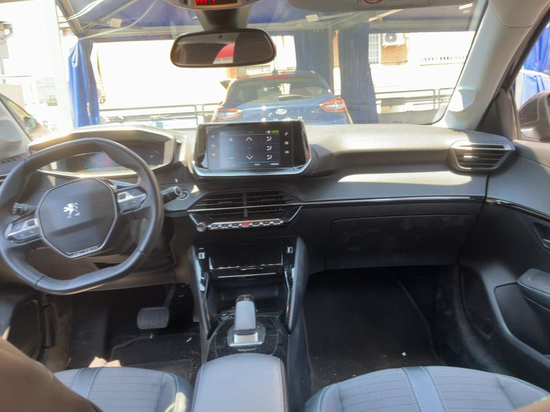 Peugeot 208 electric drive 100 kW Allure Pack 2021 – снимка 17