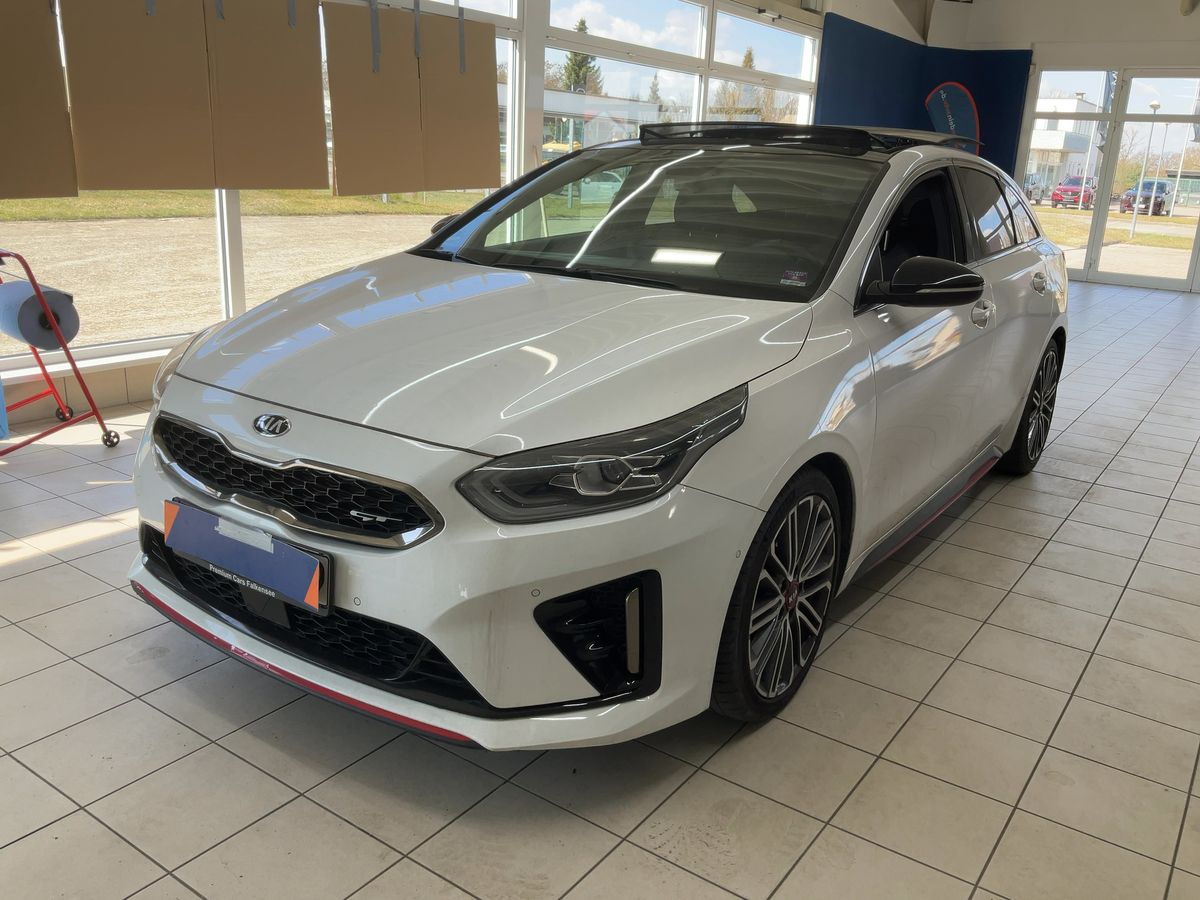 Kia pro_cee'd 2019 — photo 1