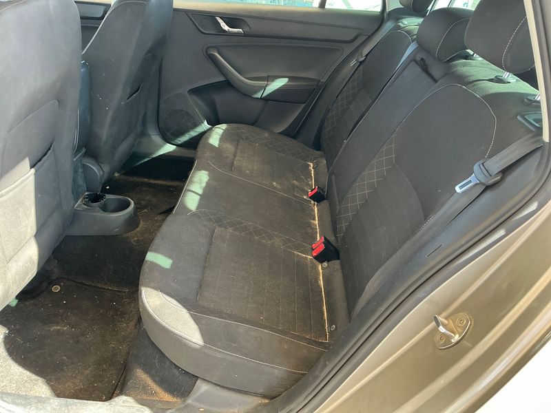 Skoda Rapid Spaceback 1.4 TDI Style 2016 – снимка 32