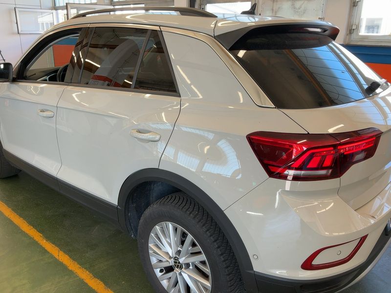 Volkswagen T-Roc 1.0 TSI Life — zdjęcie 3