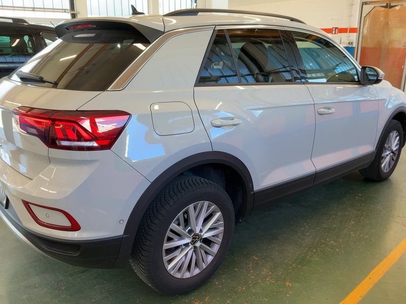 Volkswagen T-Roc 1.0 TSI Life — zdjęcie 6