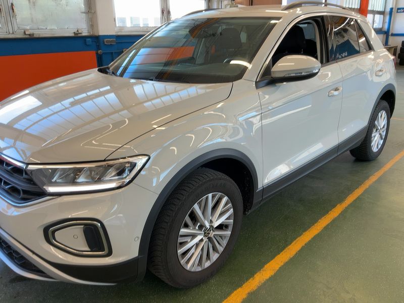 Volkswagen T-Roc 1.0 TSI Life — zdjęcie 2