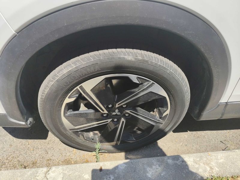 Mitsubishi Eclipse Cross 2.4 Plug-in Hybrid Kaiteki 4WD — zdjęcie 17