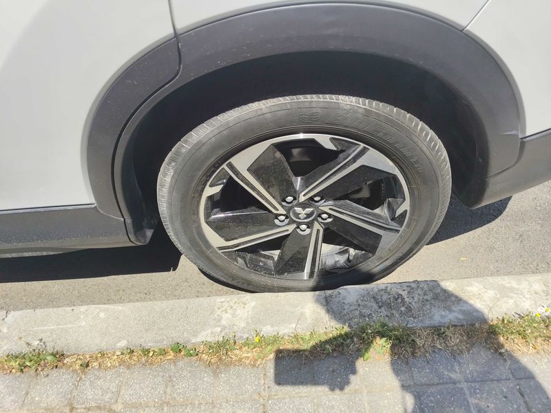 Mitsubishi Eclipse Cross 2.4 Plug-in Hybrid Kaiteki 4WD — zdjęcie 16