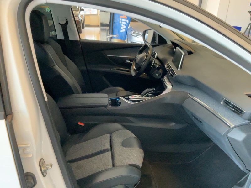 Peugeot 5008 1.2 PureTech Allure — zdjęcie 11