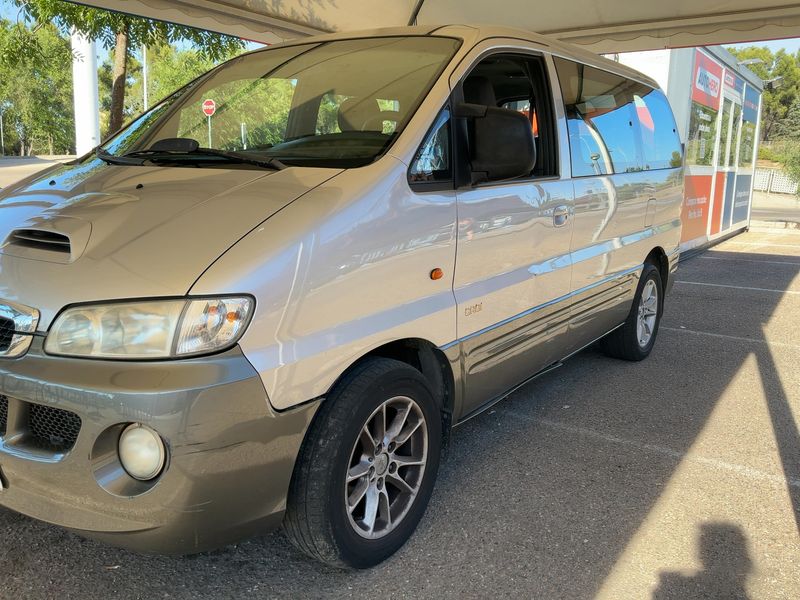 Hyundai H1 2.5 CRDi Starex — zdjęcie 2