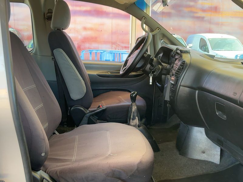 Hyundai H1 2.5 CRDi Starex — zdjęcie 11