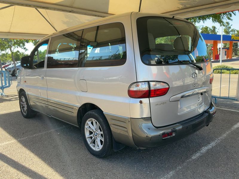 Hyundai H1 2.5 CRDi Starex — zdjęcie 3