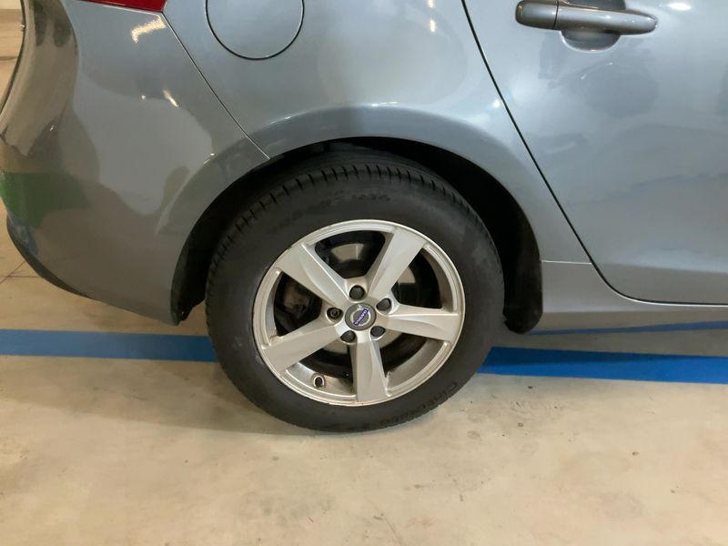 Volvo V40 2.0 D3 Kinetic 2015 – снимка 9