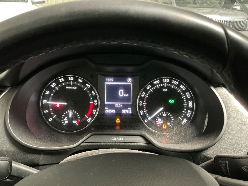 Skoda Octavia 2.0 TDI Scout 4x4 — zdjęcie 13