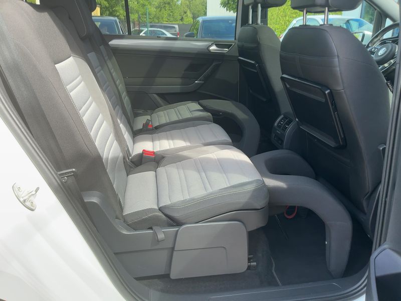 Volkswagen Touran 1.4 TSI Highline BlueMotion Tech — zdjęcie 14