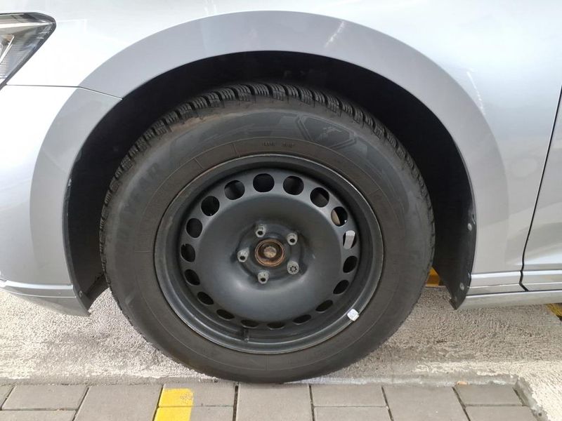 Volkswagen Passat 2.0 TDI Business — zdjęcie 25