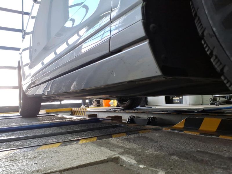 Volkswagen Passat 2.0 TDI Business — zdjęcie 24