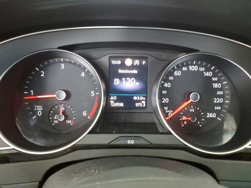 Volkswagen Passat 2.0 TDI Business — zdjęcie 11