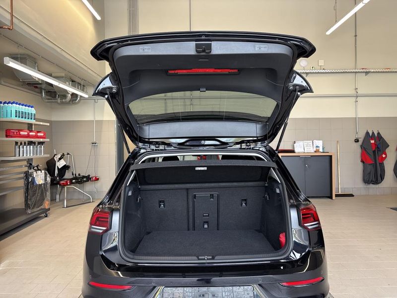 Volkswagen Golf VIII 1.5 TSI ACT Move — zdjęcie 18