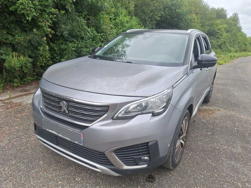 Peugeot 5008 1.2 PureTech Allure — zdjęcie 1