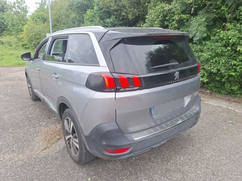 Peugeot 5008 1.2 PureTech Allure — zdjęcie 3