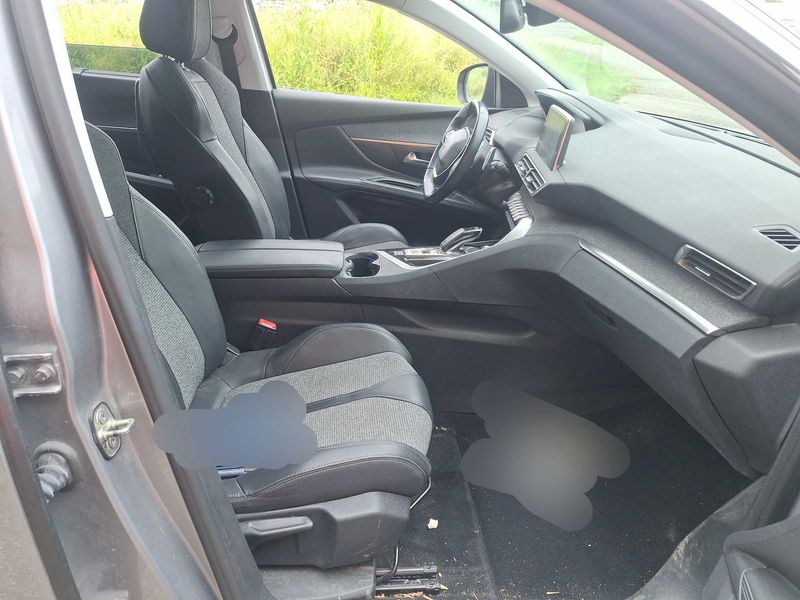 Peugeot 5008 1.2 PureTech Allure — zdjęcie 10