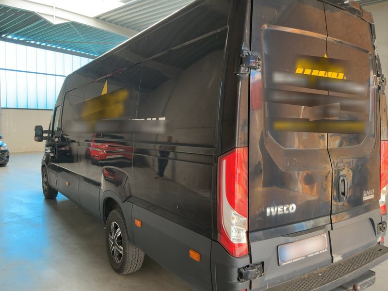 Iveco Daily 3.0 Diesel HKa 35 S V Radstand 4100 — zdjęcie 3