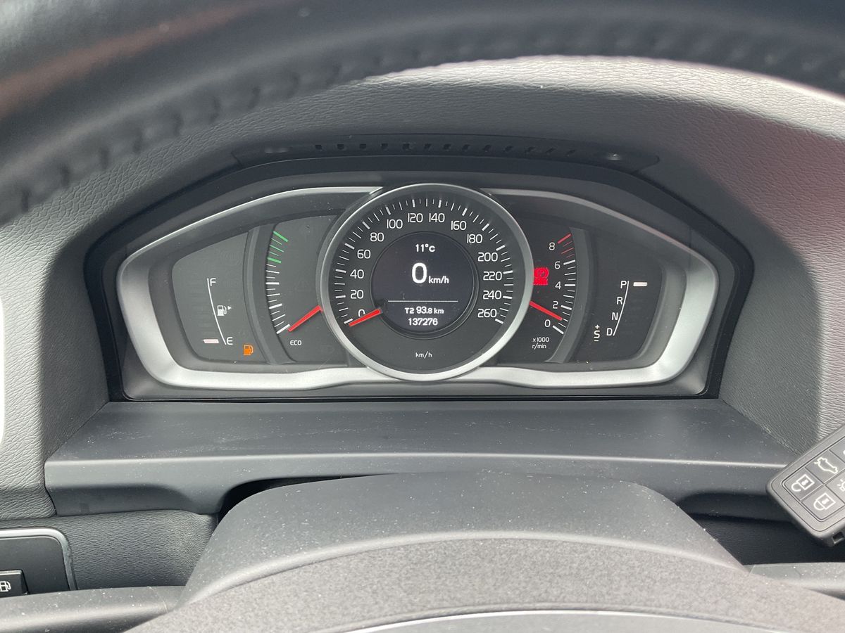 Volvo V60 2018 — photo 19