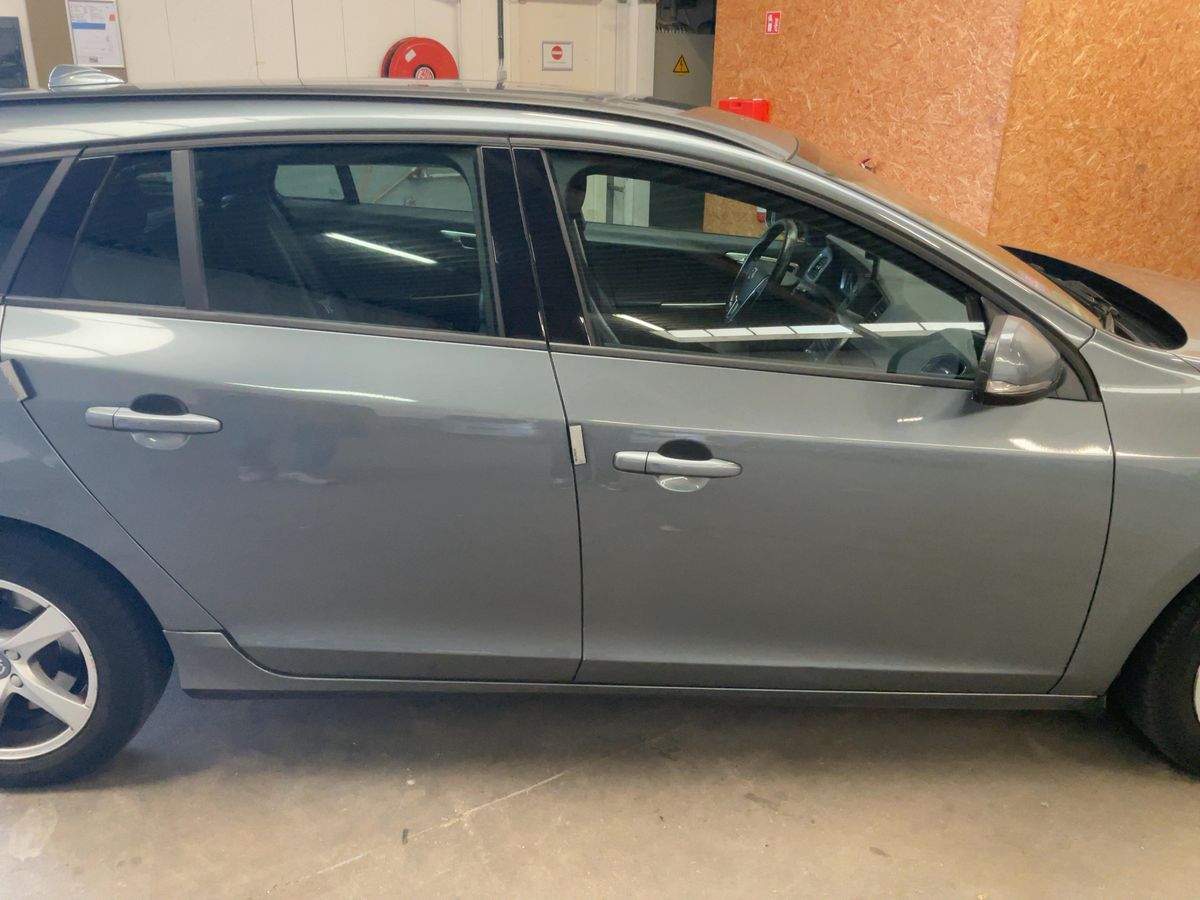 Volvo V60 2018 — photo 11