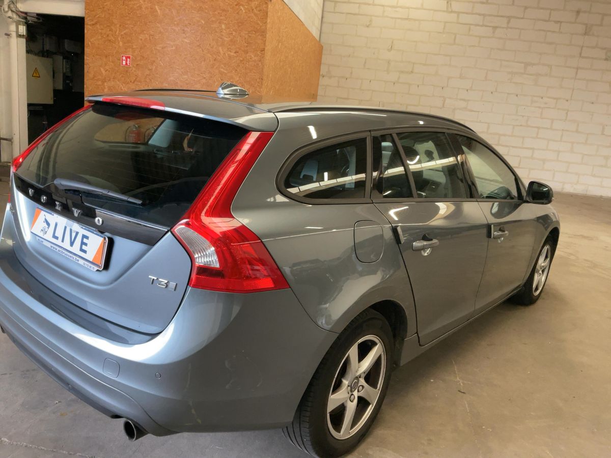 Volvo V60 2018 — photo 9