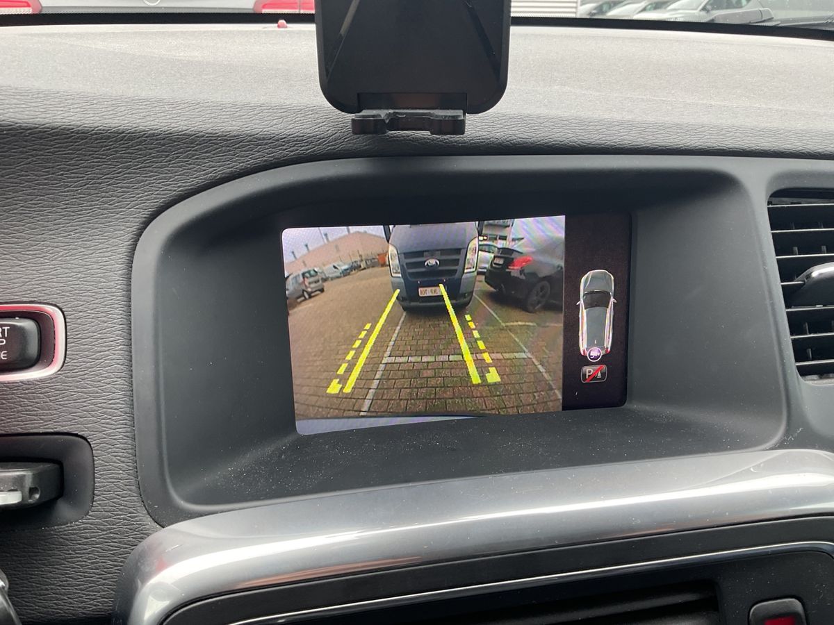 Volvo V60 2018 — photo 46