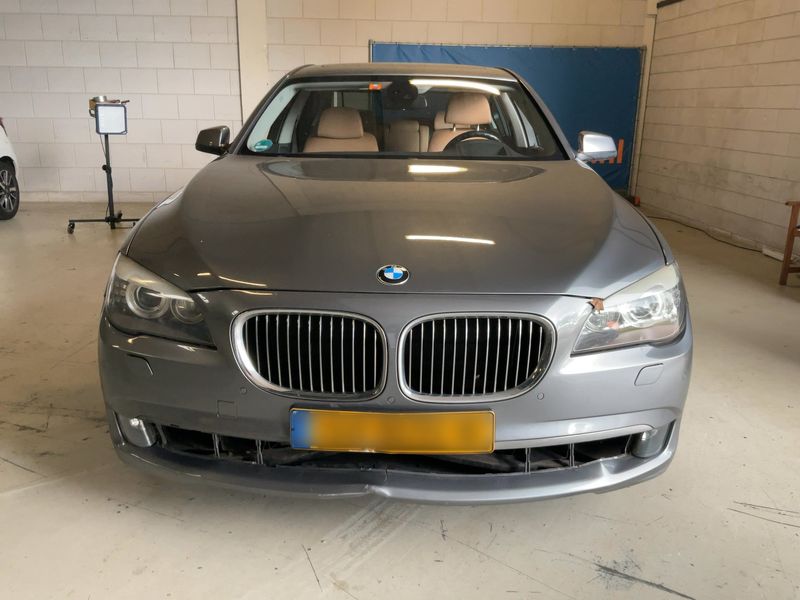 BMW 7er 740d — zdjęcie 9
