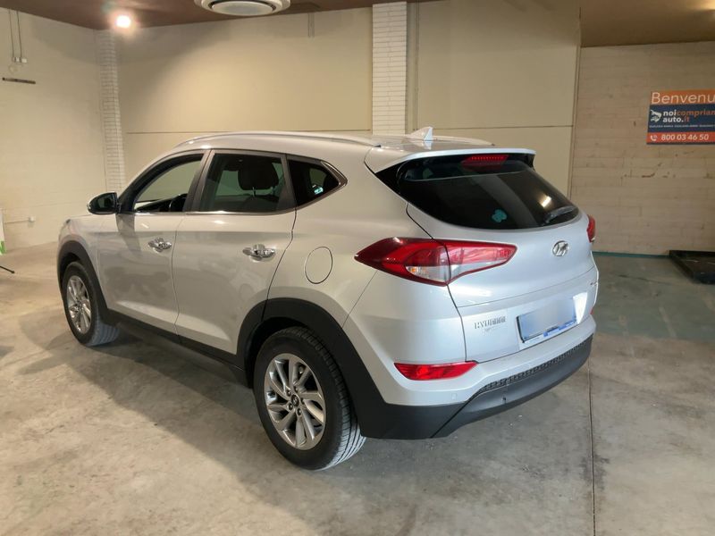 Hyundai Tucson 1.7 CRDi Xpossible ISG 2WD — zdjęcie 3