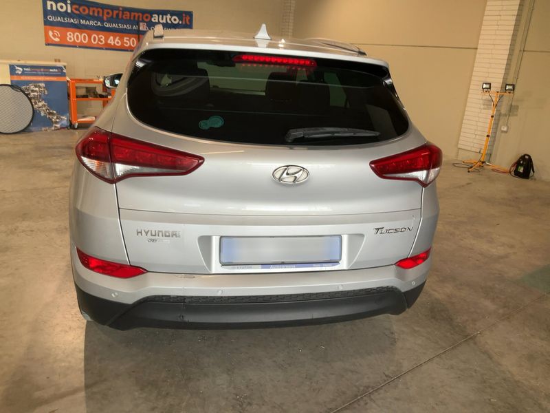 Hyundai Tucson 1.7 CRDi Xpossible ISG 2WD — zdjęcie 5