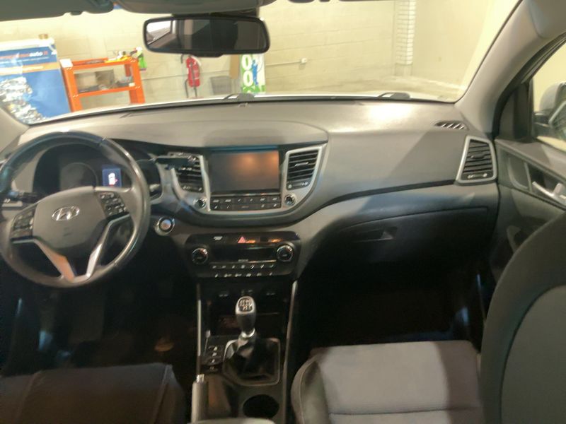 Hyundai Tucson 1.7 CRDi Xpossible ISG 2WD — zdjęcie 12