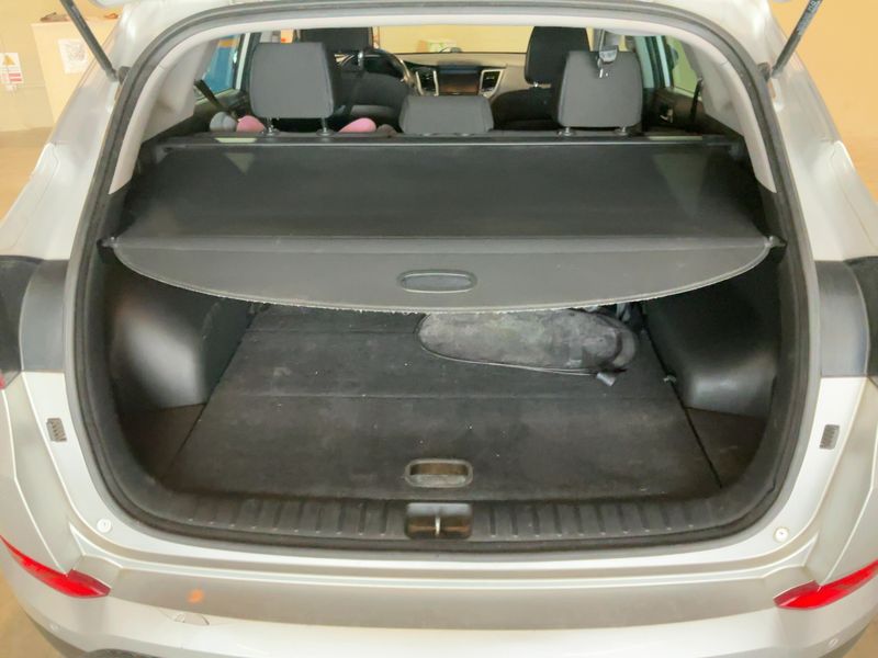 Hyundai Tucson 1.7 CRDi Xpossible ISG 2WD — zdjęcie 10