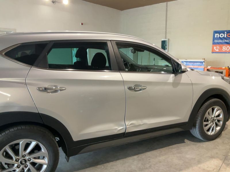 Hyundai Tucson 1.7 CRDi Xpossible ISG 2WD — zdjęcie 7