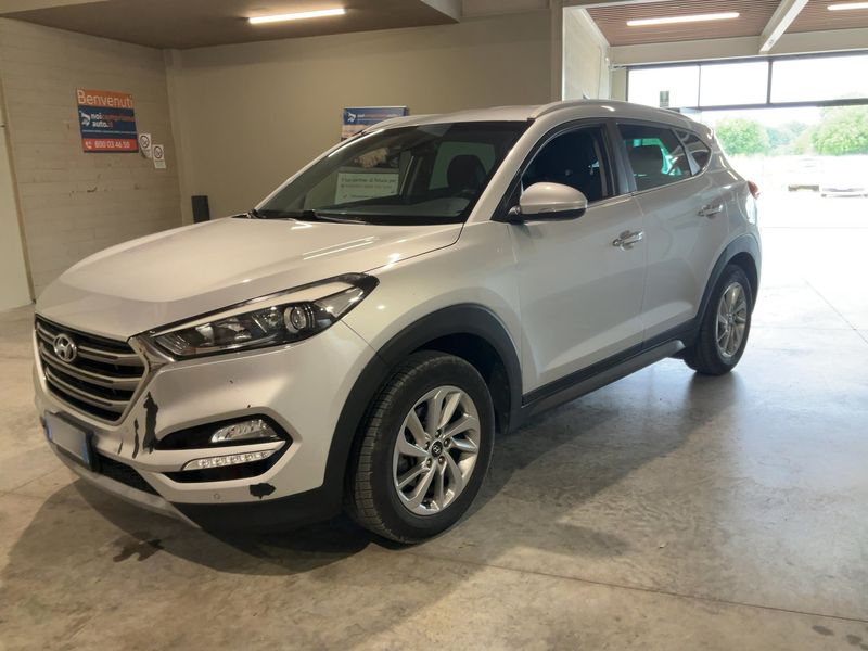 Hyundai Tucson 1.7 CRDi Xpossible ISG 2WD — zdjęcie 1