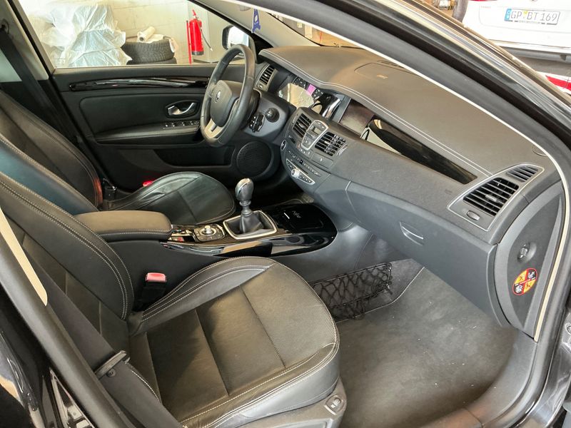 Renault Laguna 2.0 dCi Initiale — zdjęcie 3